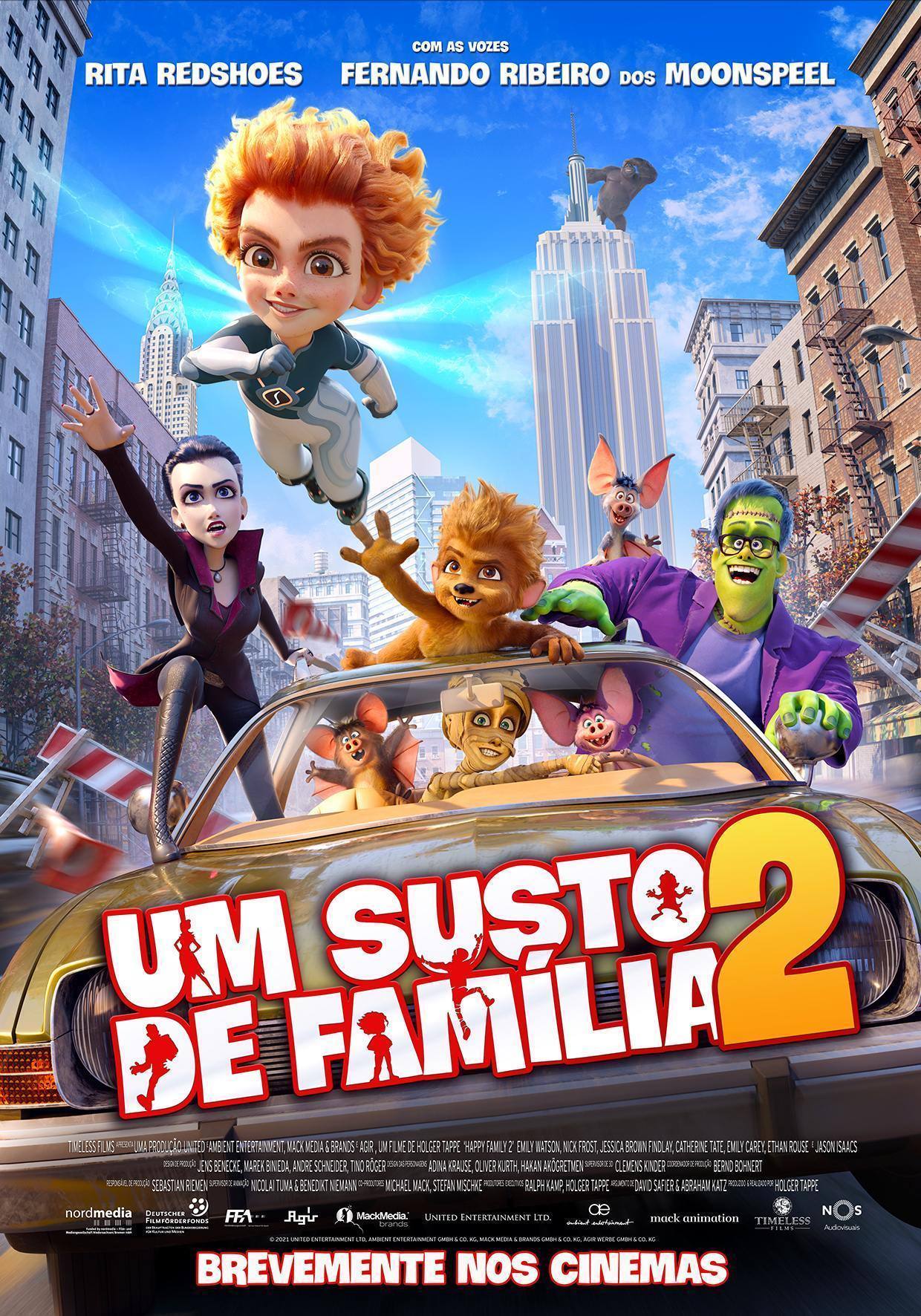 Pôster do filme de animação com personagens monstruosos num carro aberto em Manhattan, com arranha-céus ao fundo.