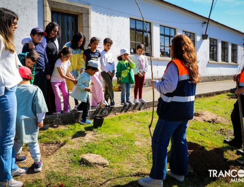 Dia da Árvore 2026 celebrado com os mais pequenos em Trancoso